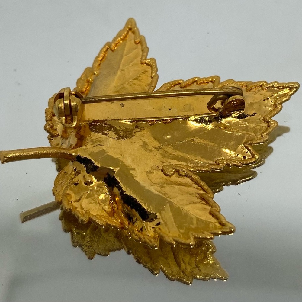 Gold Leaf Brooch - Picture 2 of 2